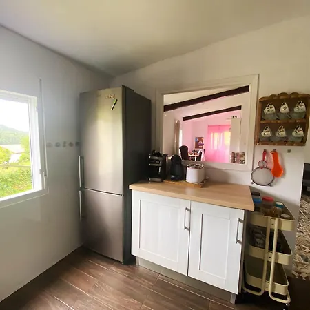 Blue House Pantin, Entre Olas Y Praderas