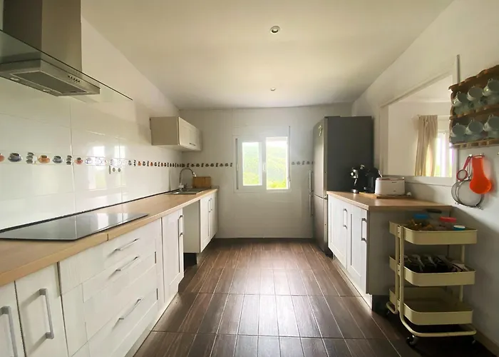 Blue House Pantin, Entre Olas Y Praderas *