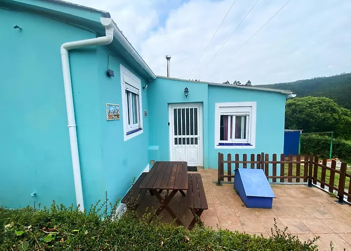 Blue House Pantin, Entre Olas Y Praderas