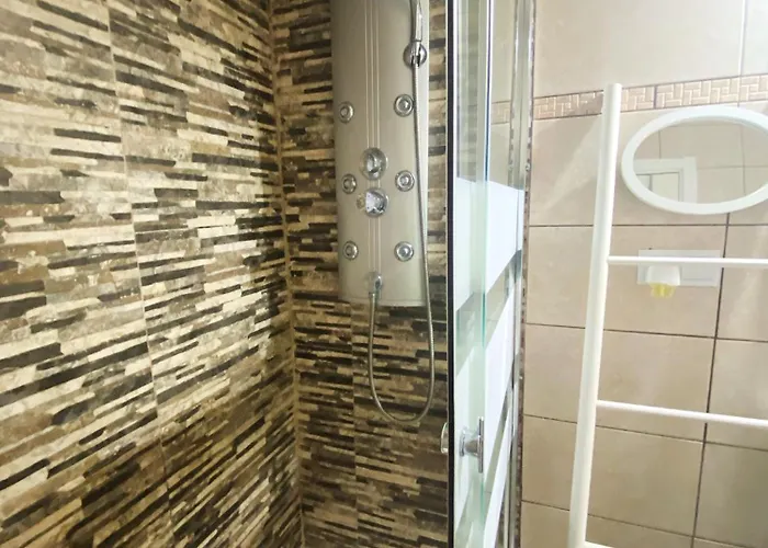 別荘 Blue House Pantin, Entre Olas Y Praderas